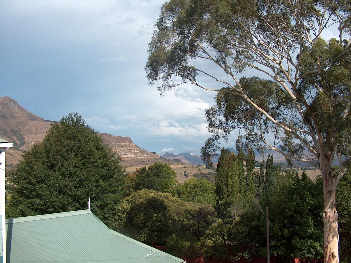 The Courtyard Guest House Clarens Exterior photo