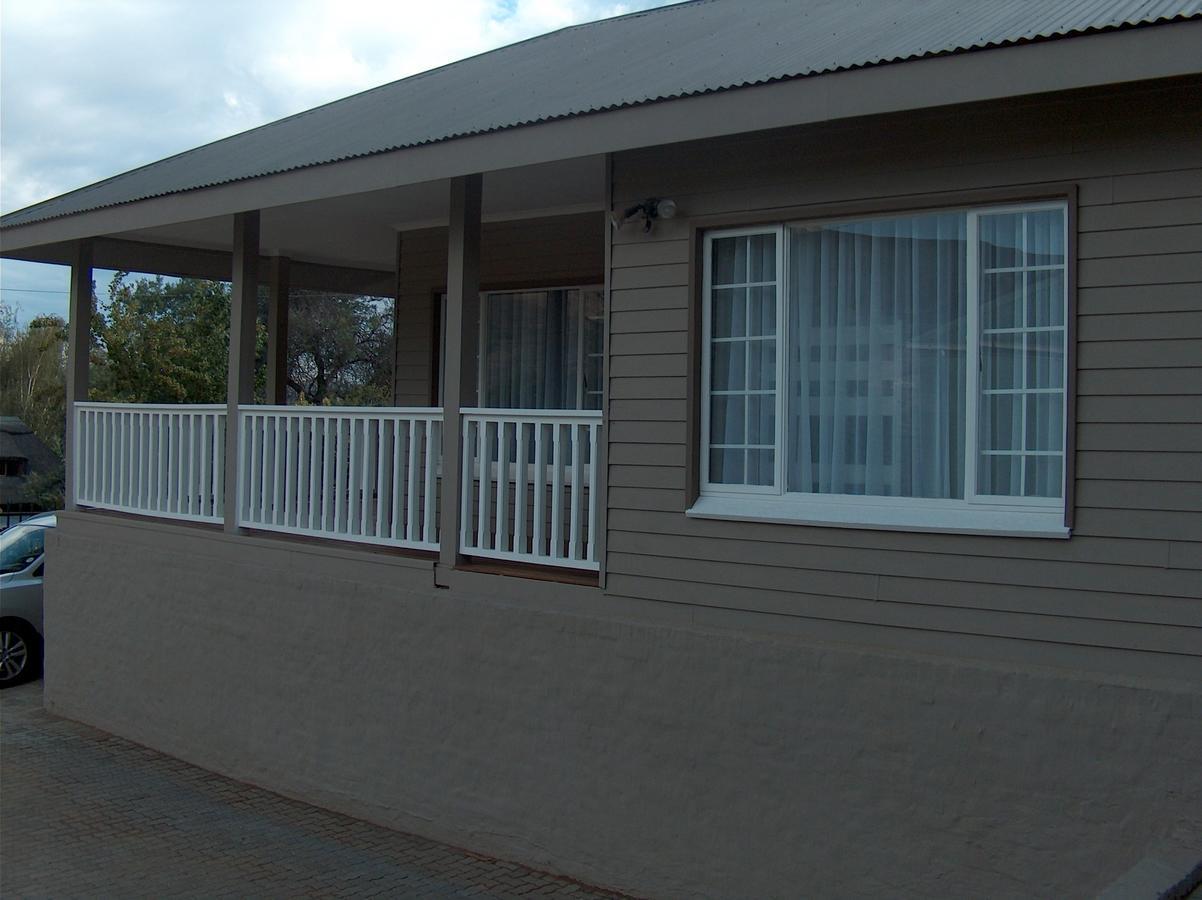 The Courtyard Guest House Clarens Exterior photo